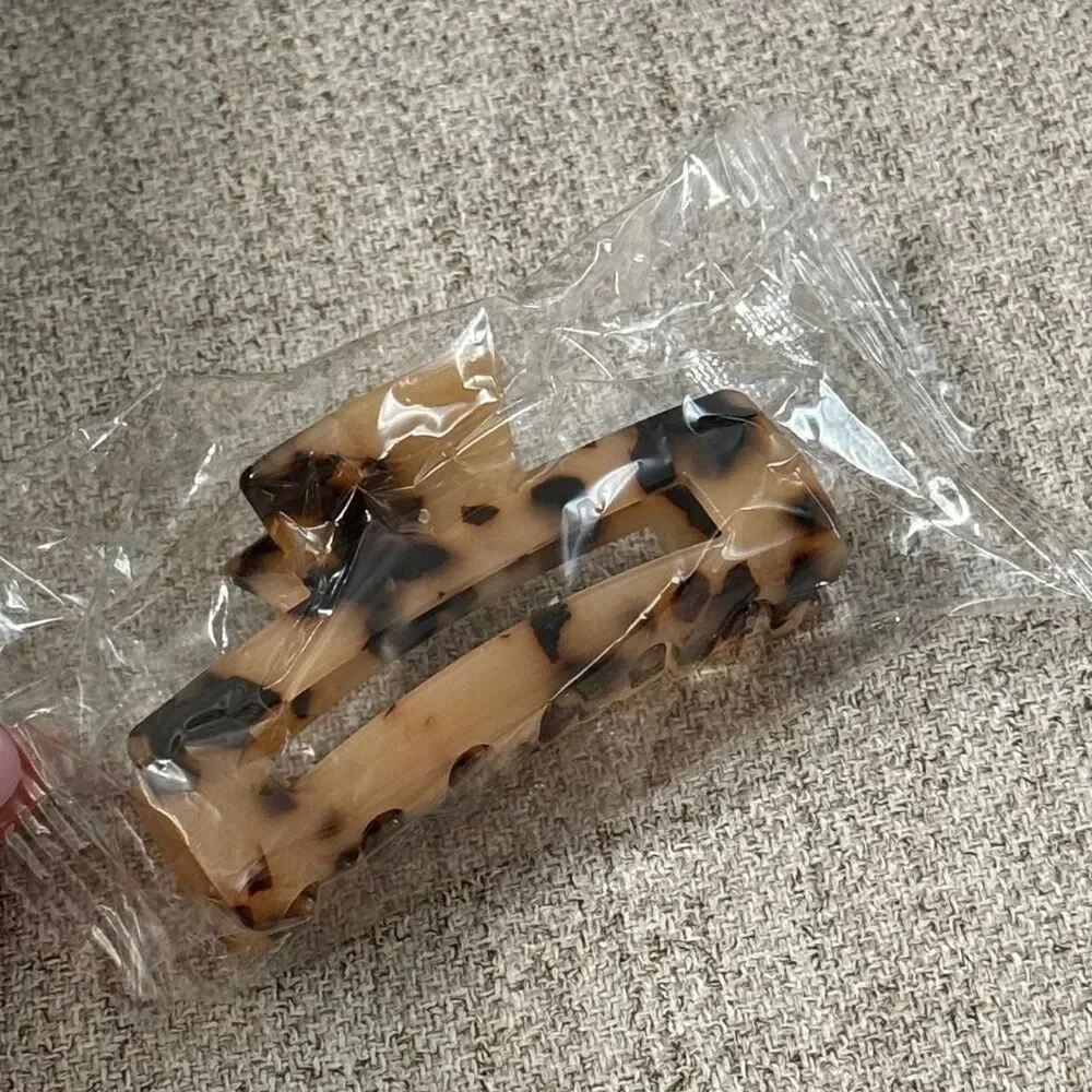 Tortoise shell black & tan new hair clip
